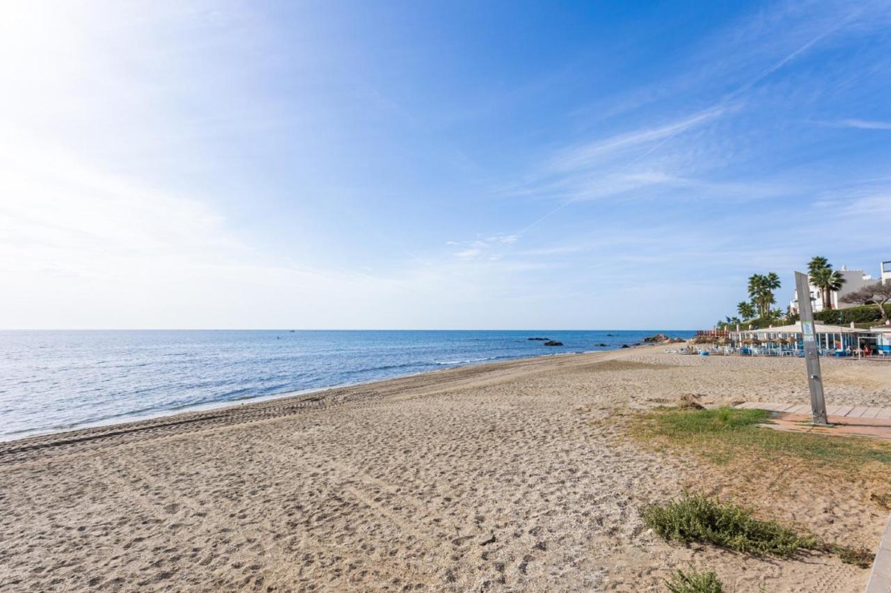 Holidays2Mijas Costa Lubina Del Sol Frontline Beach, Pool, Terrace, Seaview & Parking Sitio de Calahonda Екстер'єр фото